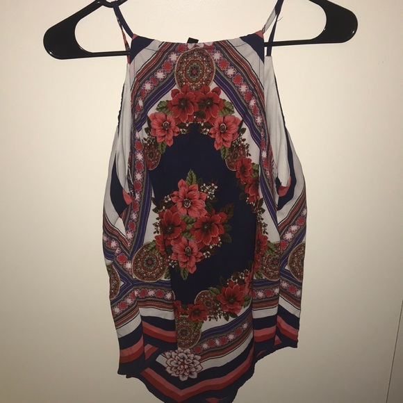 Floral top - Picture 2 of 2